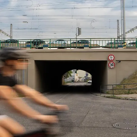 アパート No11 Modern In With Ac And Parking