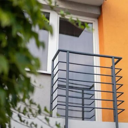 No11 Modern In With Ac And Parking Pressburg